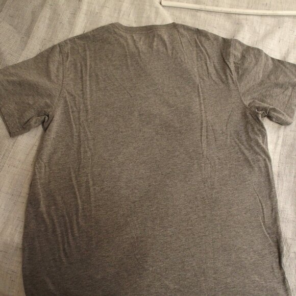 Eddie Bauer Men's T-shirt - Picture 3 of 4